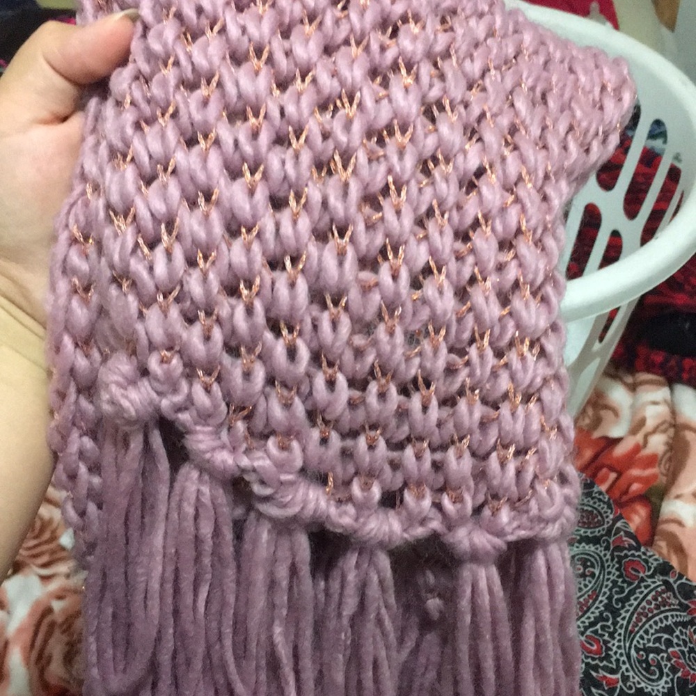 Pink scarf - Picture 3 of 3